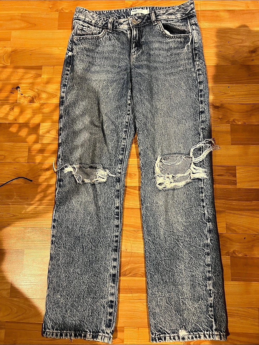 Garage Low Rise Straight Leg Jeans Distressed Blue Jeans Waist 28